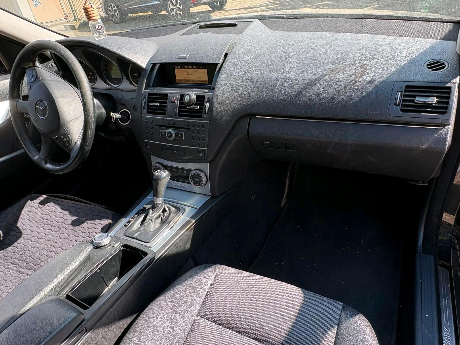 Mercedes-Benz C220 2010 — photo 9