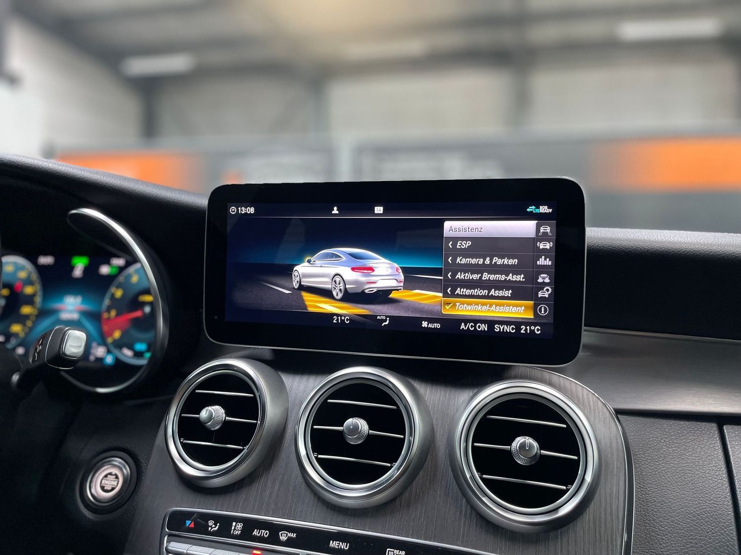 Fahrzeugabbildung Mercedes-Benz C 200 4Matic AMG Sport#Digital#LED#360°#Pano