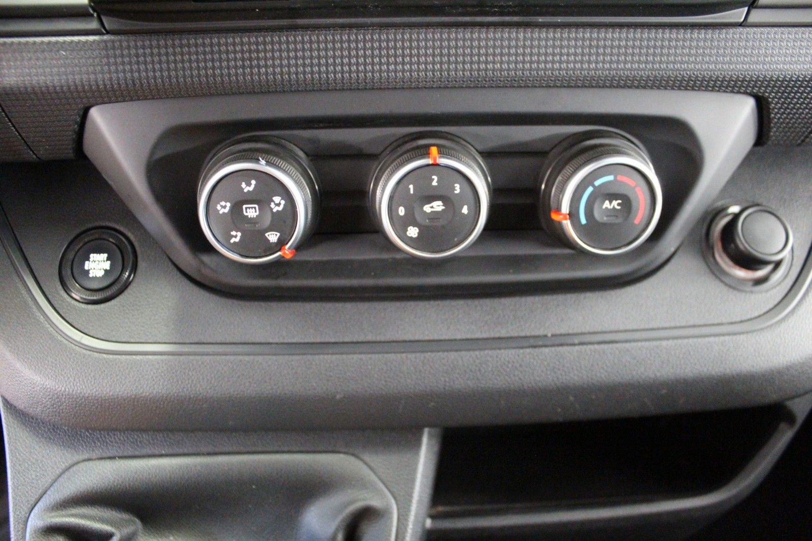 Fahrzeugabbildung Renault Trafic Kasten L1H1 3,0t Komfort *AHK*