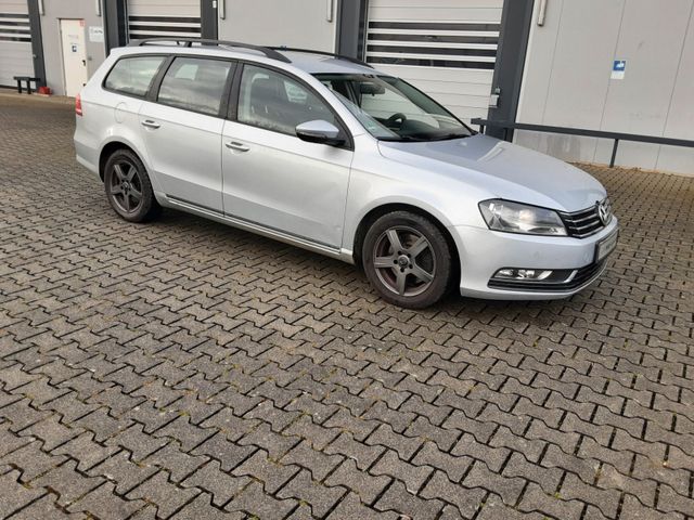 Volkswagen Passat Variant Trendline BlueMotion NAVI AHK PDC