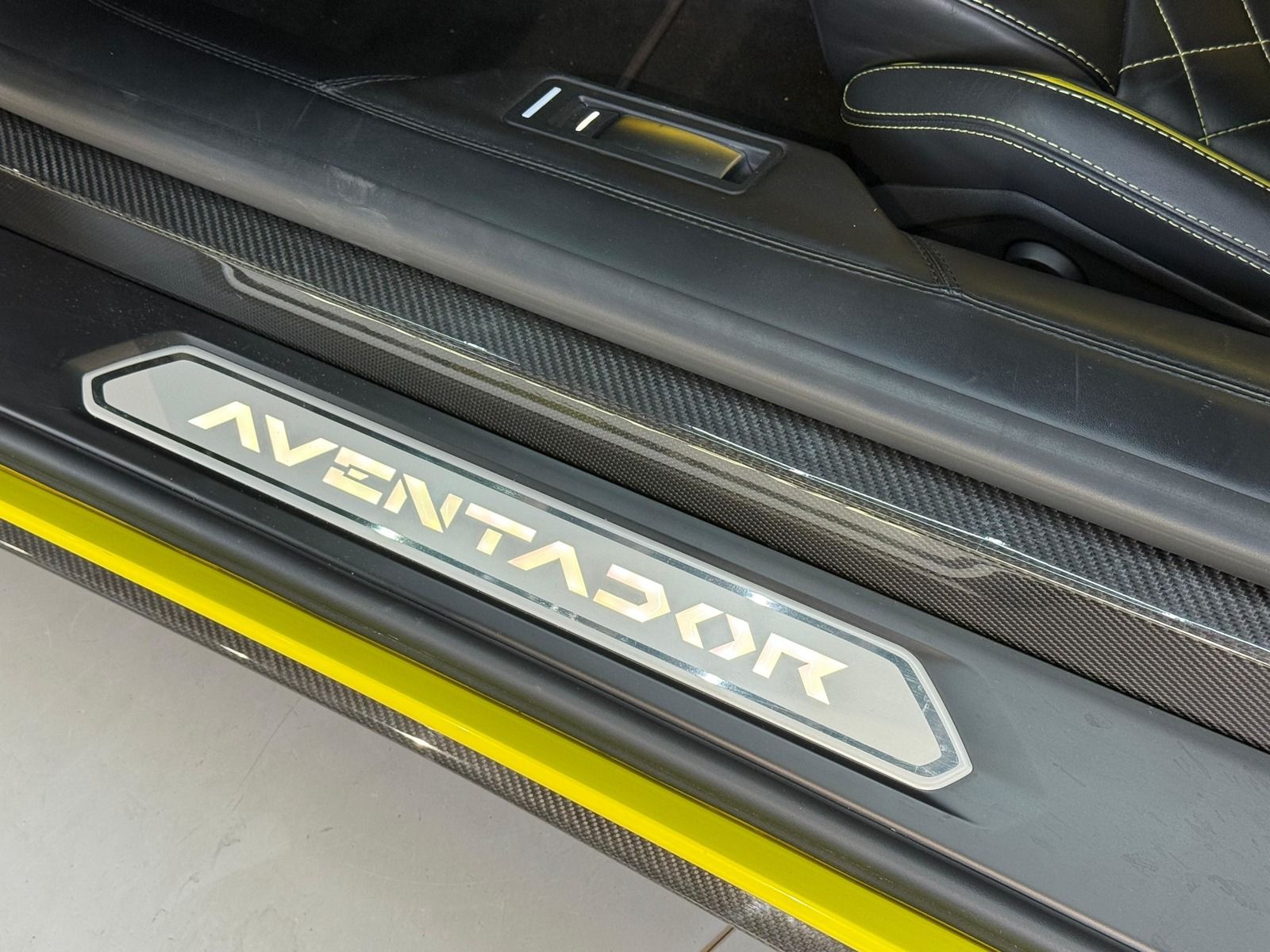 Lamborghini Aventador S foto 16