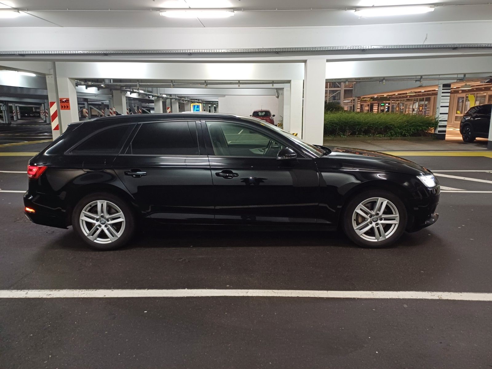 Audi A4 - 1