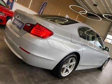 BMW 525d Lim. Aut.*NAVI*PDC*SHZ*STARTSTOP*VOLLLEDER*