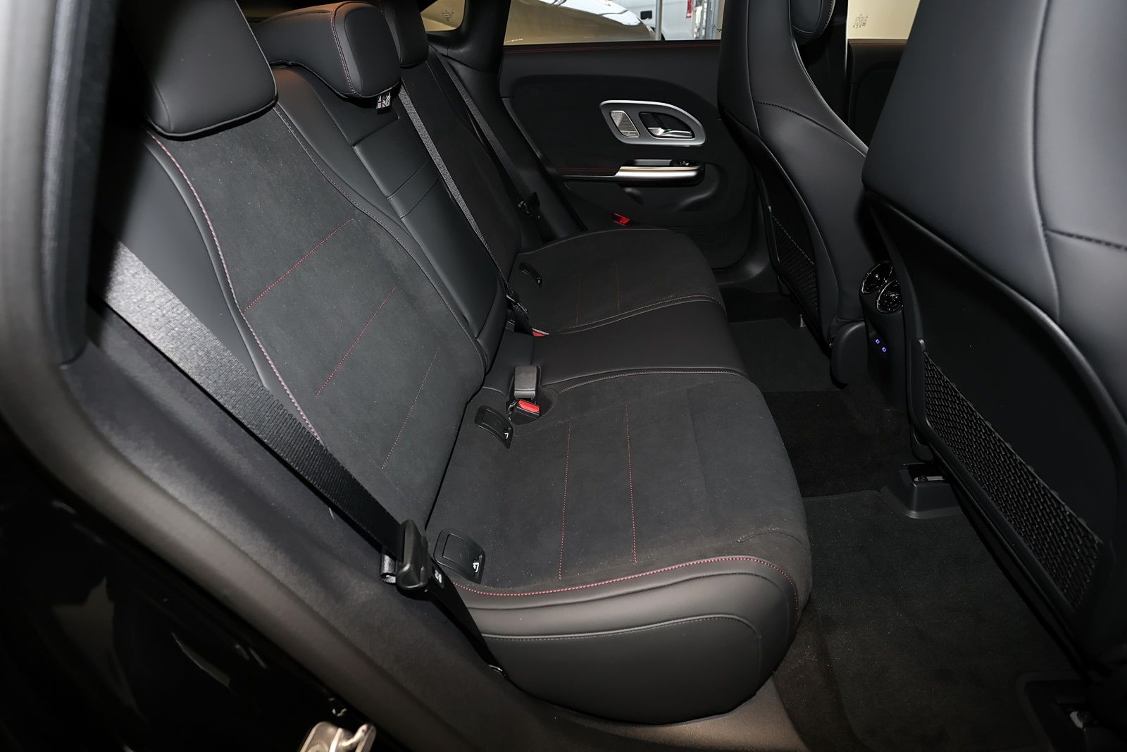 Mercedes-Benz CLA 220 4M AMG Neu Superscreen Rükam M-LED Pano foto 6