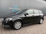 Mercedes-Benz B 180 *Bi-Xenon*Bluetooth*Tempomat*Attention*PDC - Mercedes-Benz: At