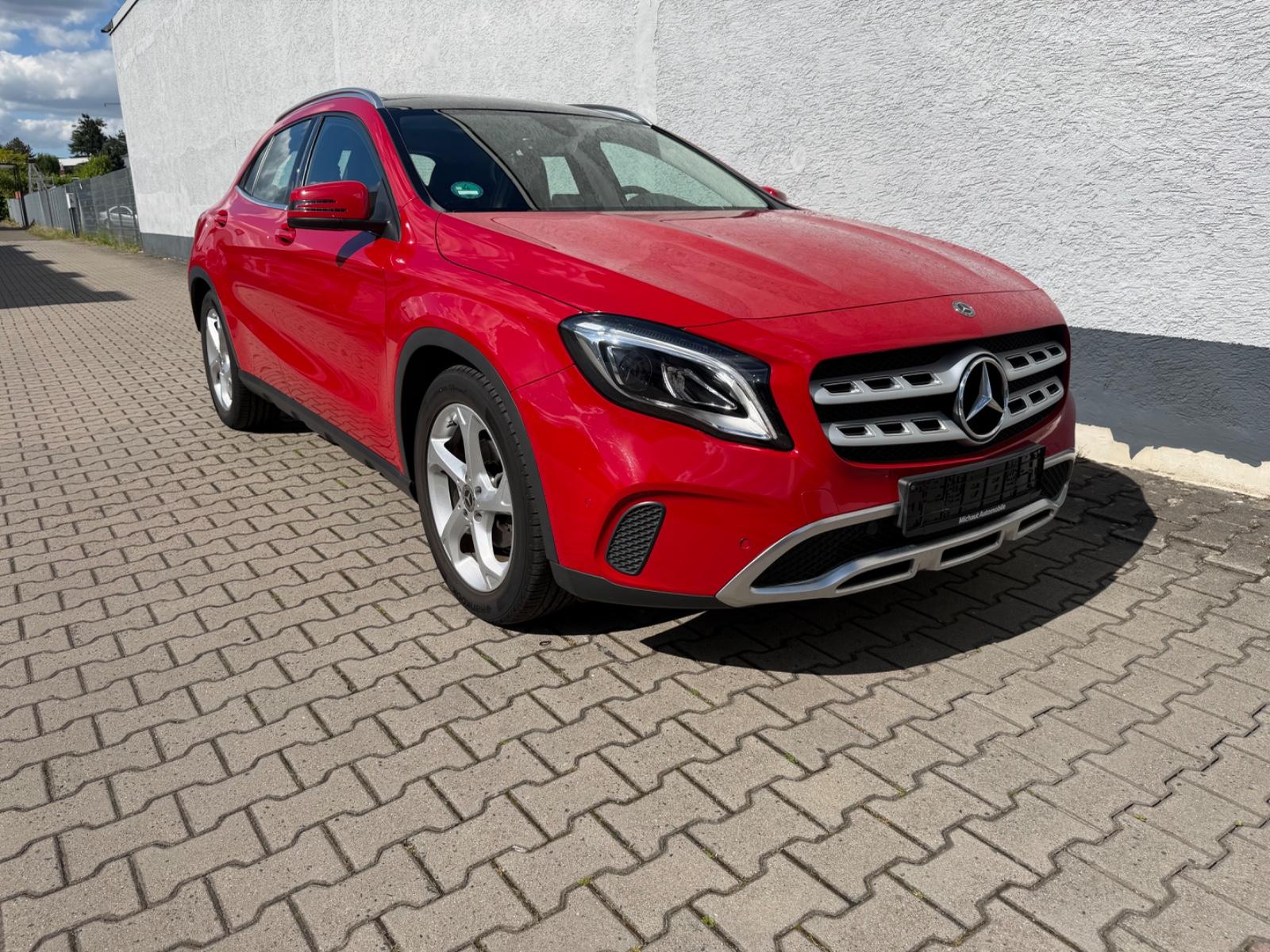 Mercedes-Benz GLA 200 Urban/Pano/ACC/Navi