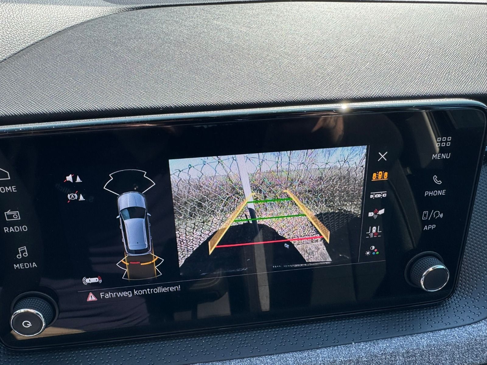 Fahrzeugabbildung SKODA Kamiq Selection 1,0 TSI 85 kW 7-Gang-DSG