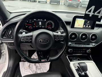 KIA Stinger - 10