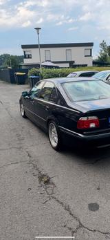 BMW e39 523i - BMW 523: E39
