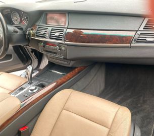 Bild 17 BMW X5 3.0d*STAND-HZ*AHK*XENON*NAV*LEDER*TÜV*EXPORT*