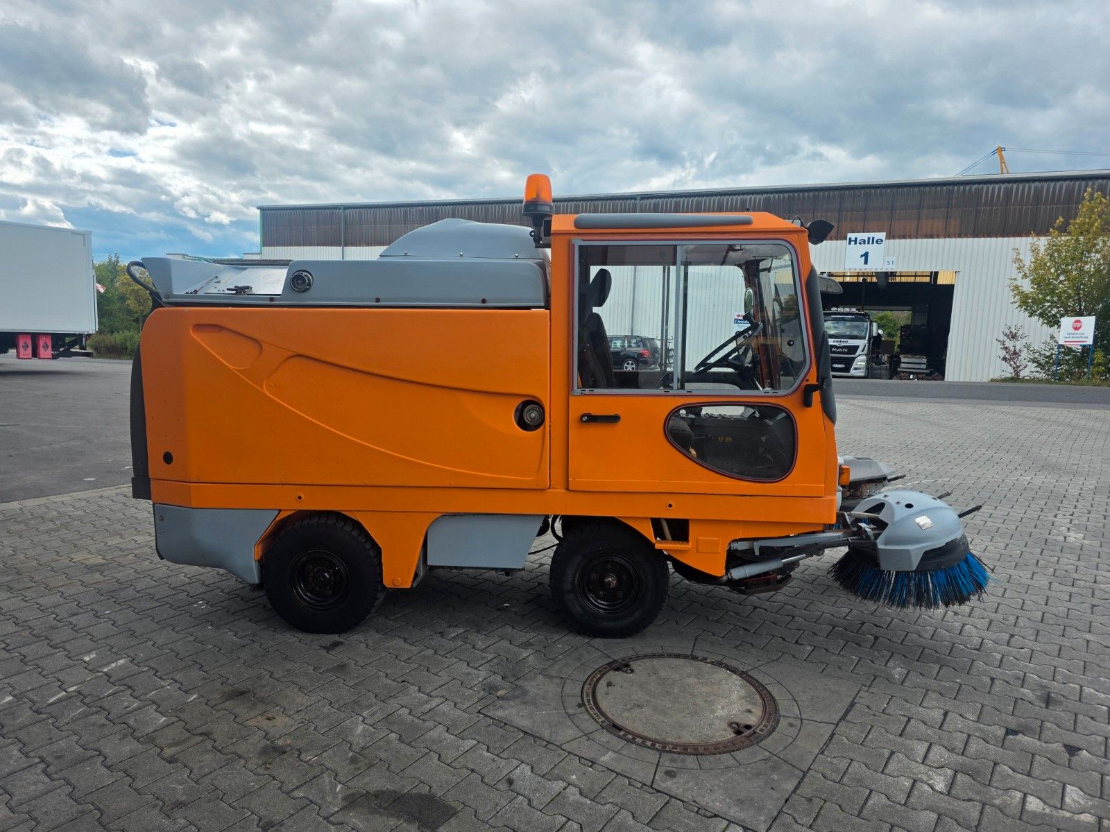 Fahrzeugabbildung Schmidt SK 153 SX / Kehrmaschine / 6.078h
