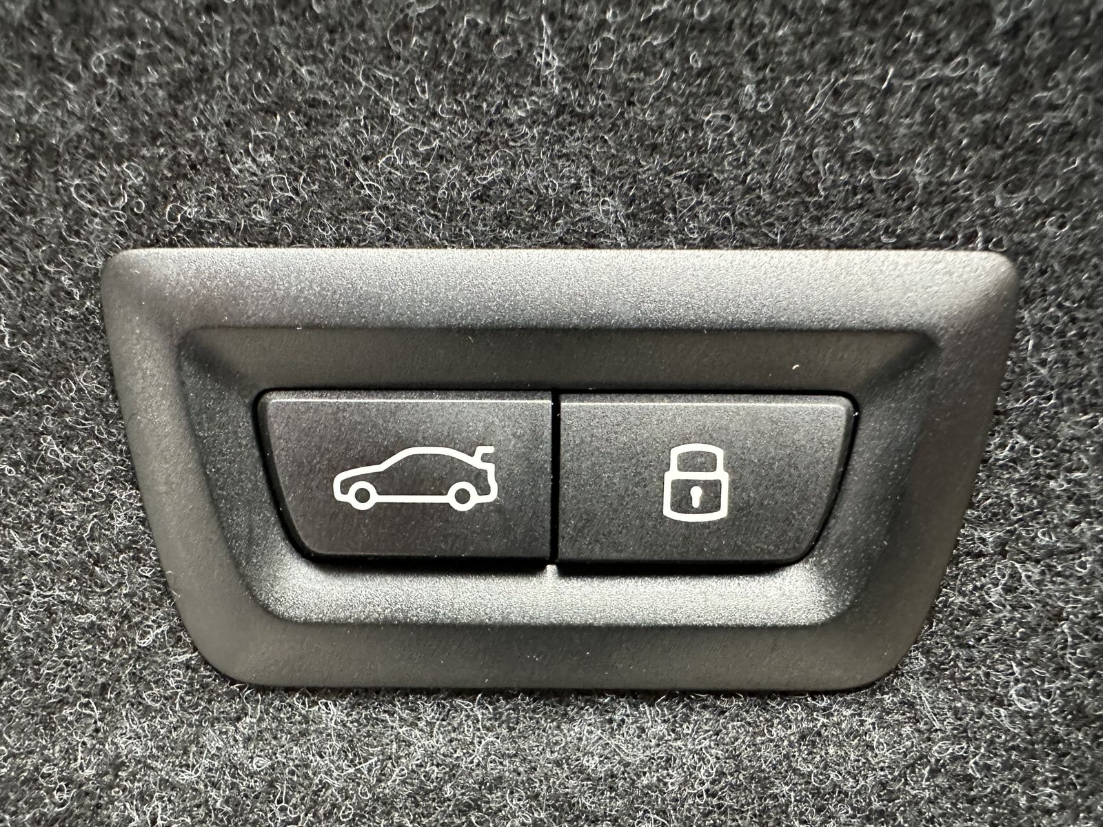 Fahrzeugabbildung BMW M3 xDrive Competition NAV+LED+H&K+KAM+HUD+VC+19/