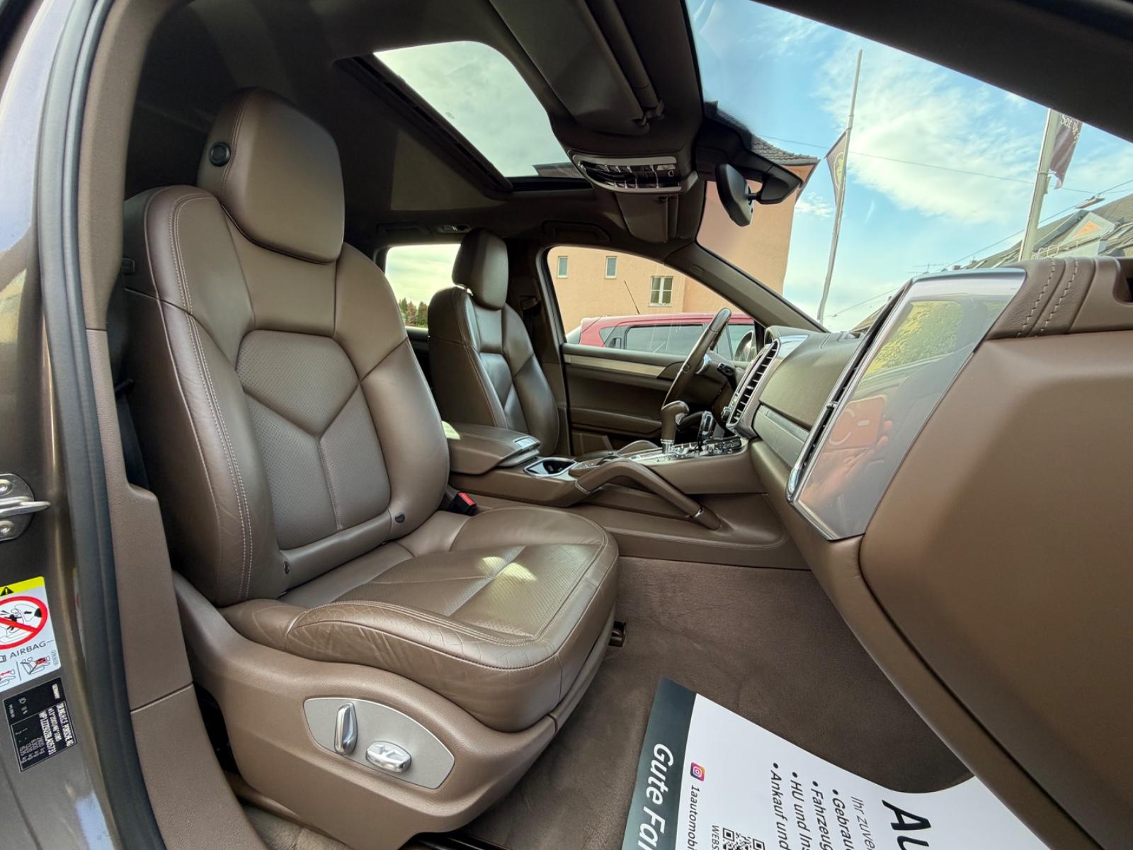 Porsche Cayenne*NAVI*PDC*SHZ*LEDER*MEMORY*LED