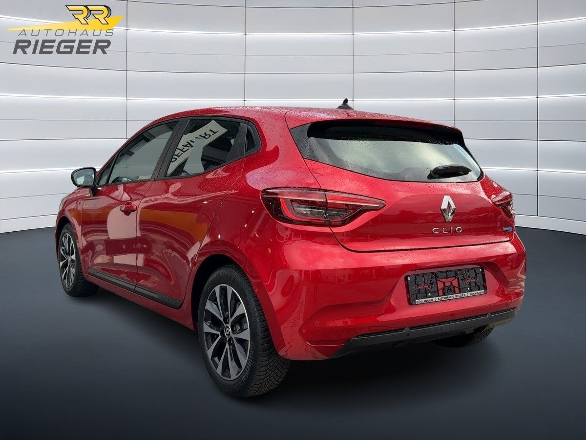 Fahrzeugabbildung Renault Clio V Equilibre Full Hybrid 145