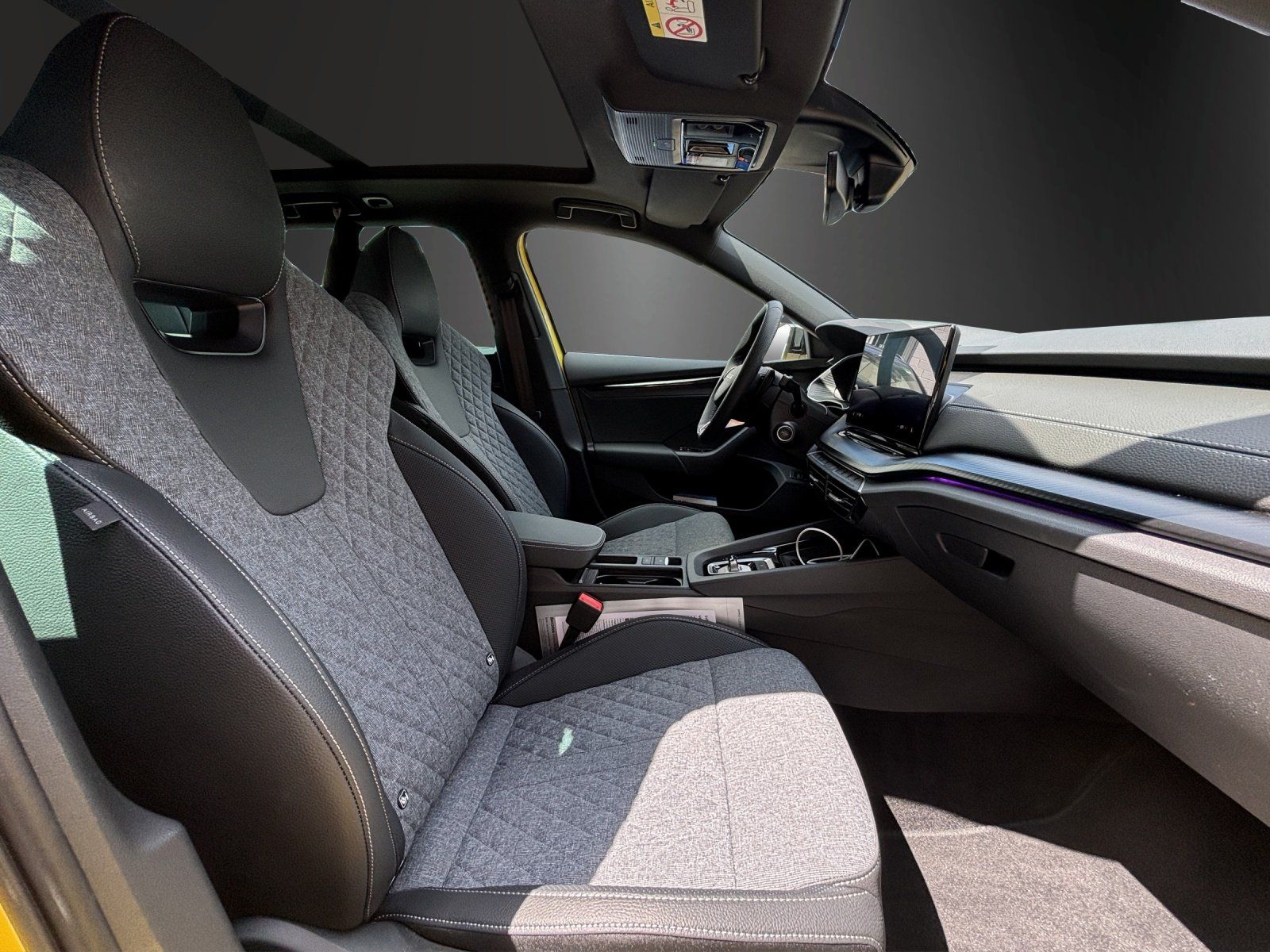 Fahrzeugabbildung SKODA Octavia Combi Sportline 2,0 TDI 110 kW DSG