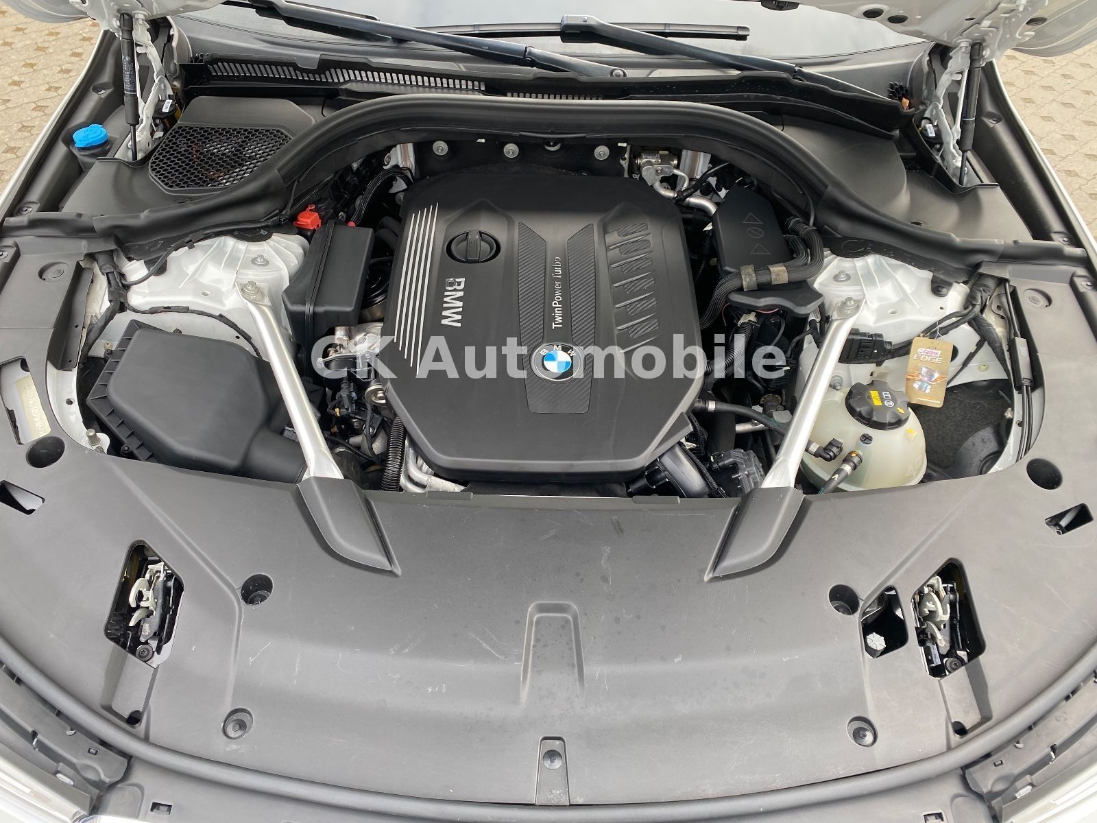 Fahrzeugabbildung BMW 640d GT xDrive Luxury Line/Navi/Head-Up/Pano/LED