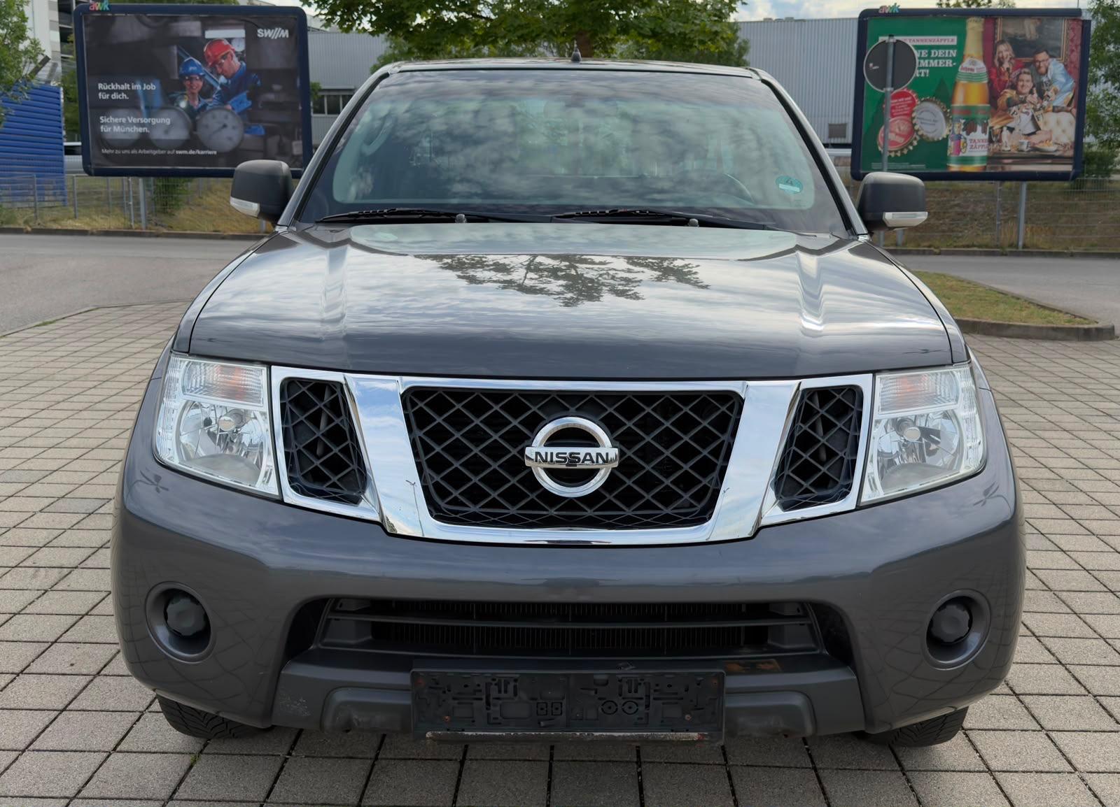 Nissan Navara King Cab 2.5 dCi | 190 ch | BVM | 4 places | Attelage | Climatisation | Différentiel autobloquant