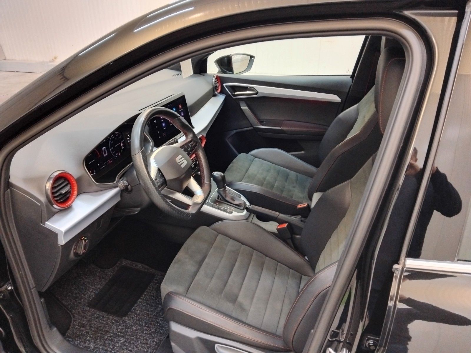 Seat Arona (06/2024, Benzin)