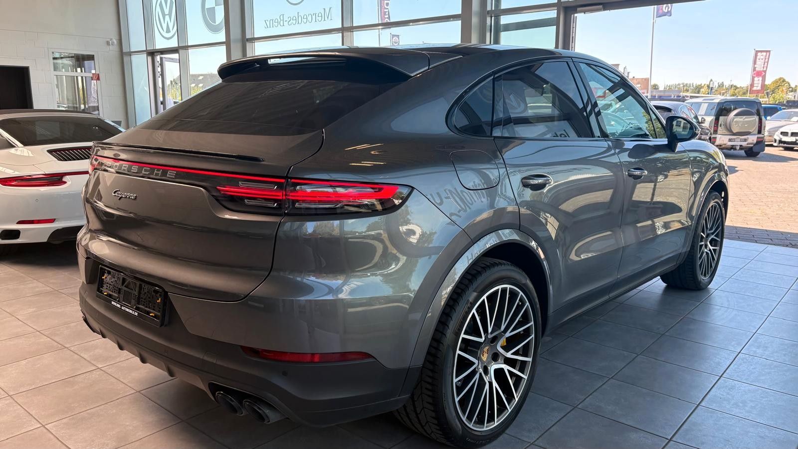 Fahrzeugabbildung Porsche Cayenne Coupe E-Hybrid/erst 38000 km/PCCB/voll..