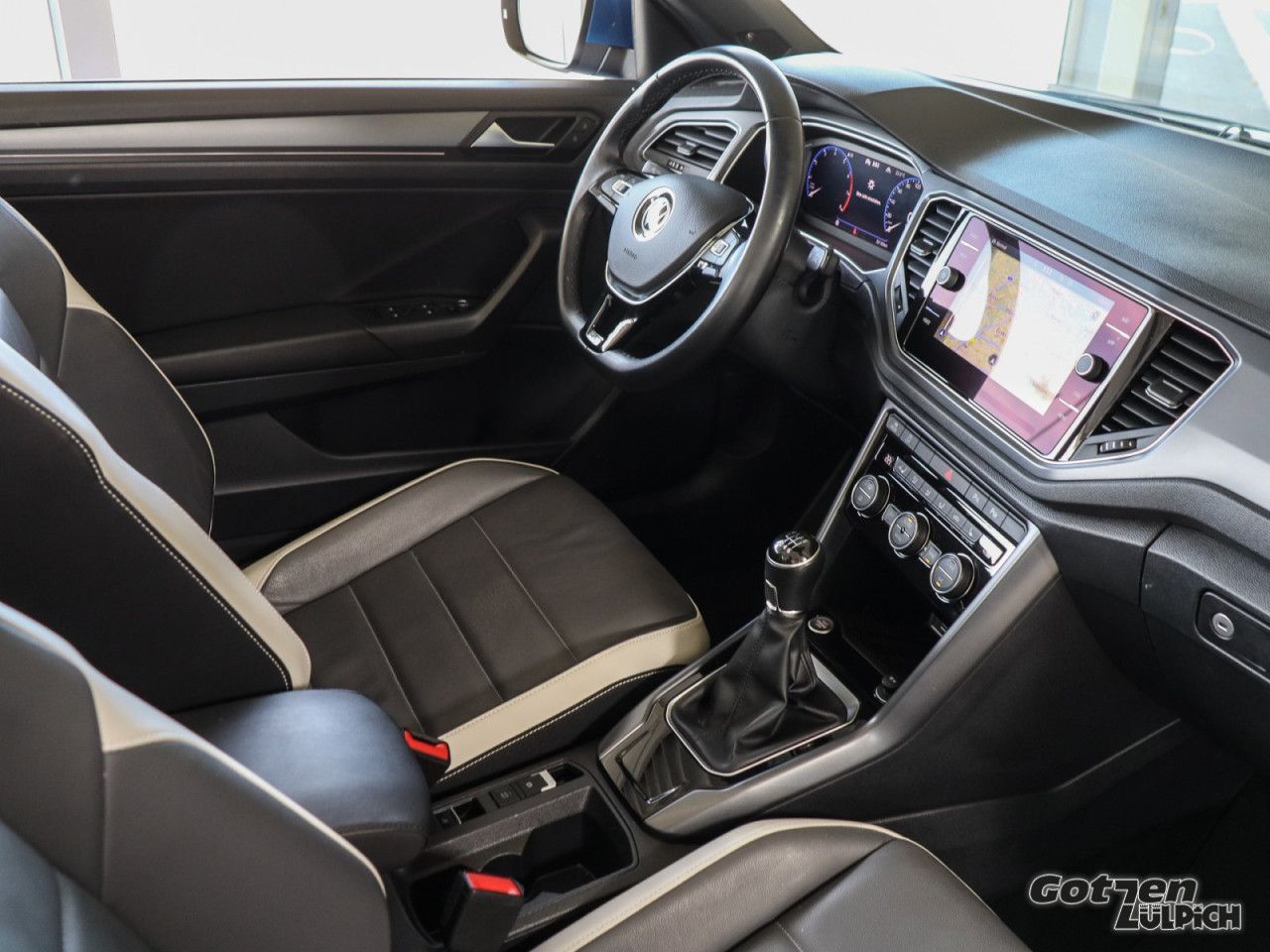 Fahrzeugabbildung Volkswagen T-Roc Cabriolet Style 1.5 TSI Navi Leder LED