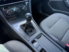 Fahrzeugabbildung Volkswagen Golf VII Lim 1.6 TDI Comfortline *ACC*SHZ*PANO*