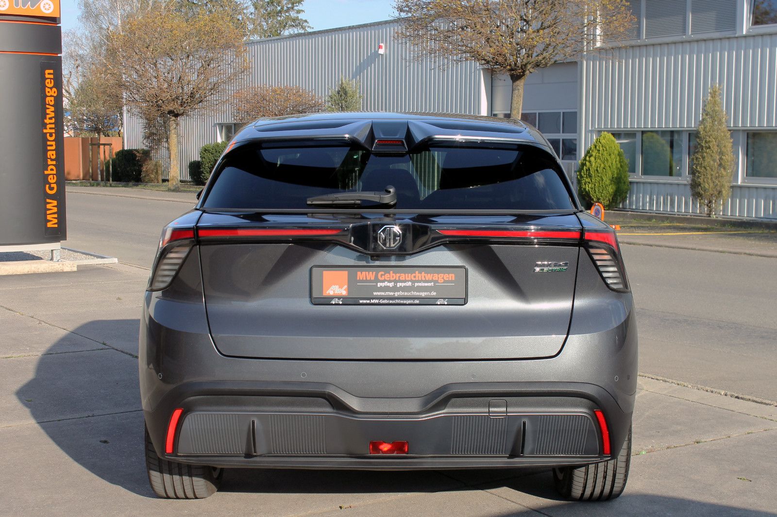 Fahrzeugabbildung MG MG4 Luxury 5D 150kW LED 360° ACC CarPlay BT NAV