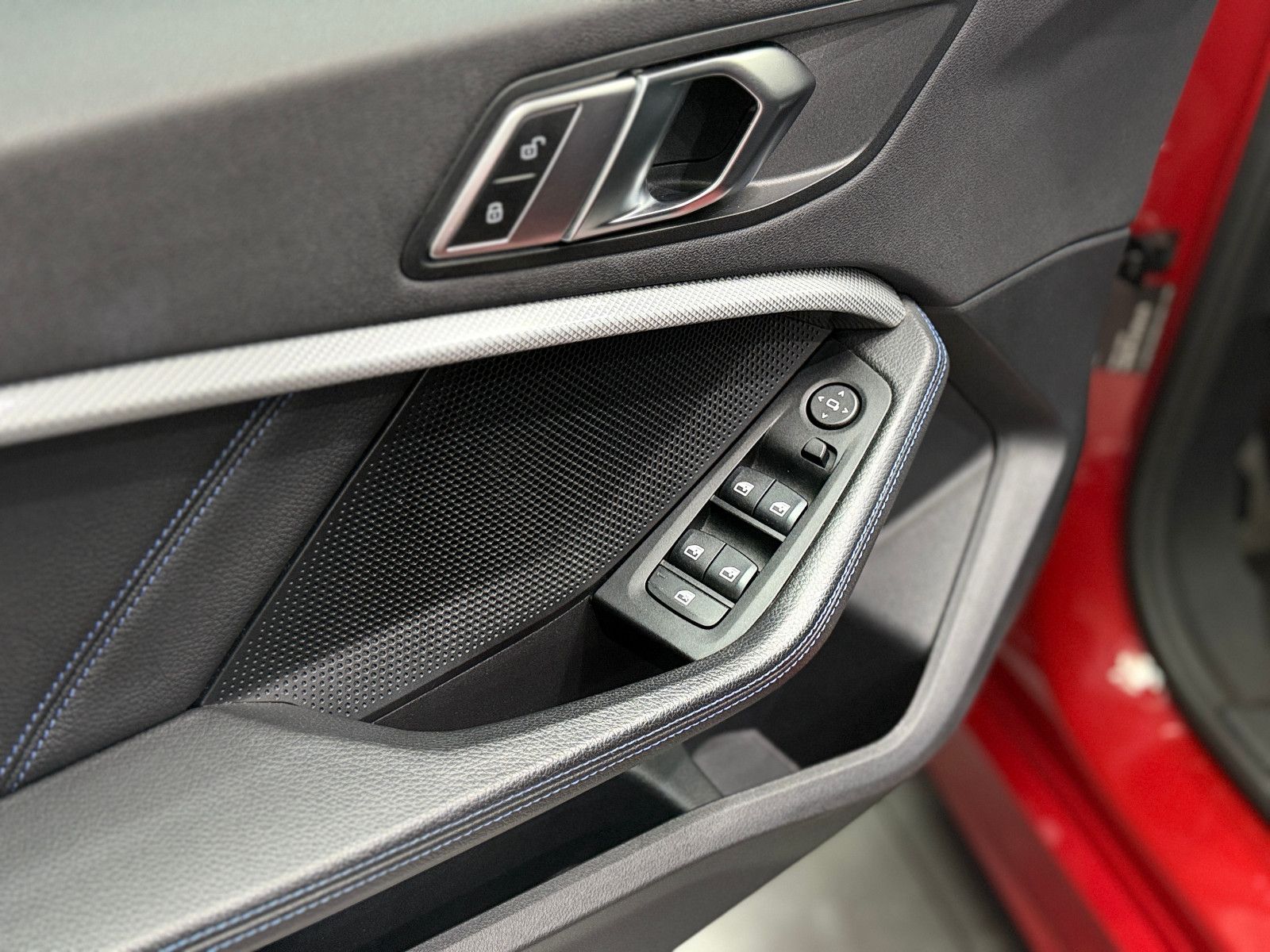 Fahrzeugabbildung BMW 118 d M Sport|HIFI|RF-CAM|DIG-TACHO|NAVI