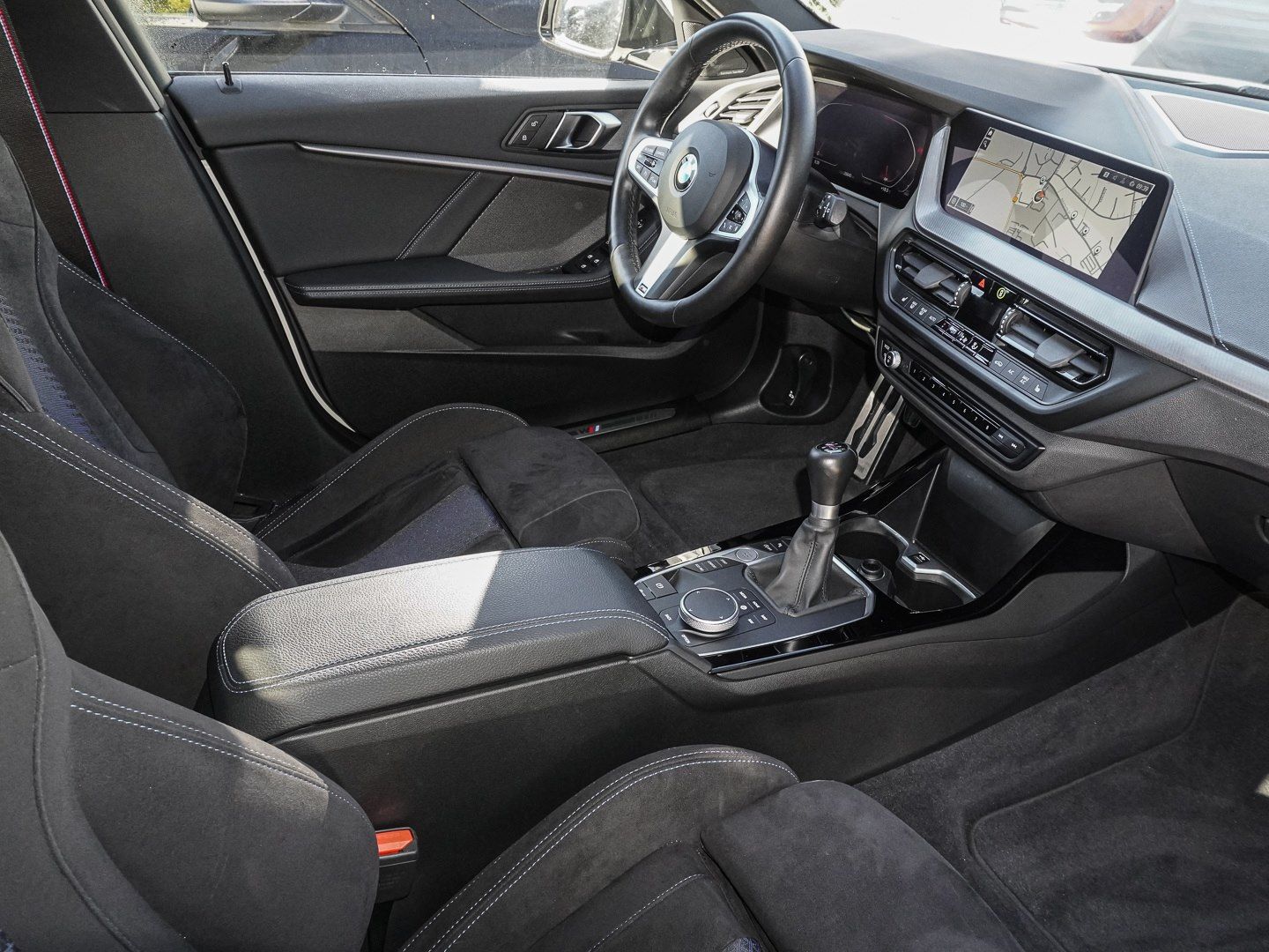 BMW 118i M Sport RFK NAVI LED Sound Syst. PDC V H foto 4