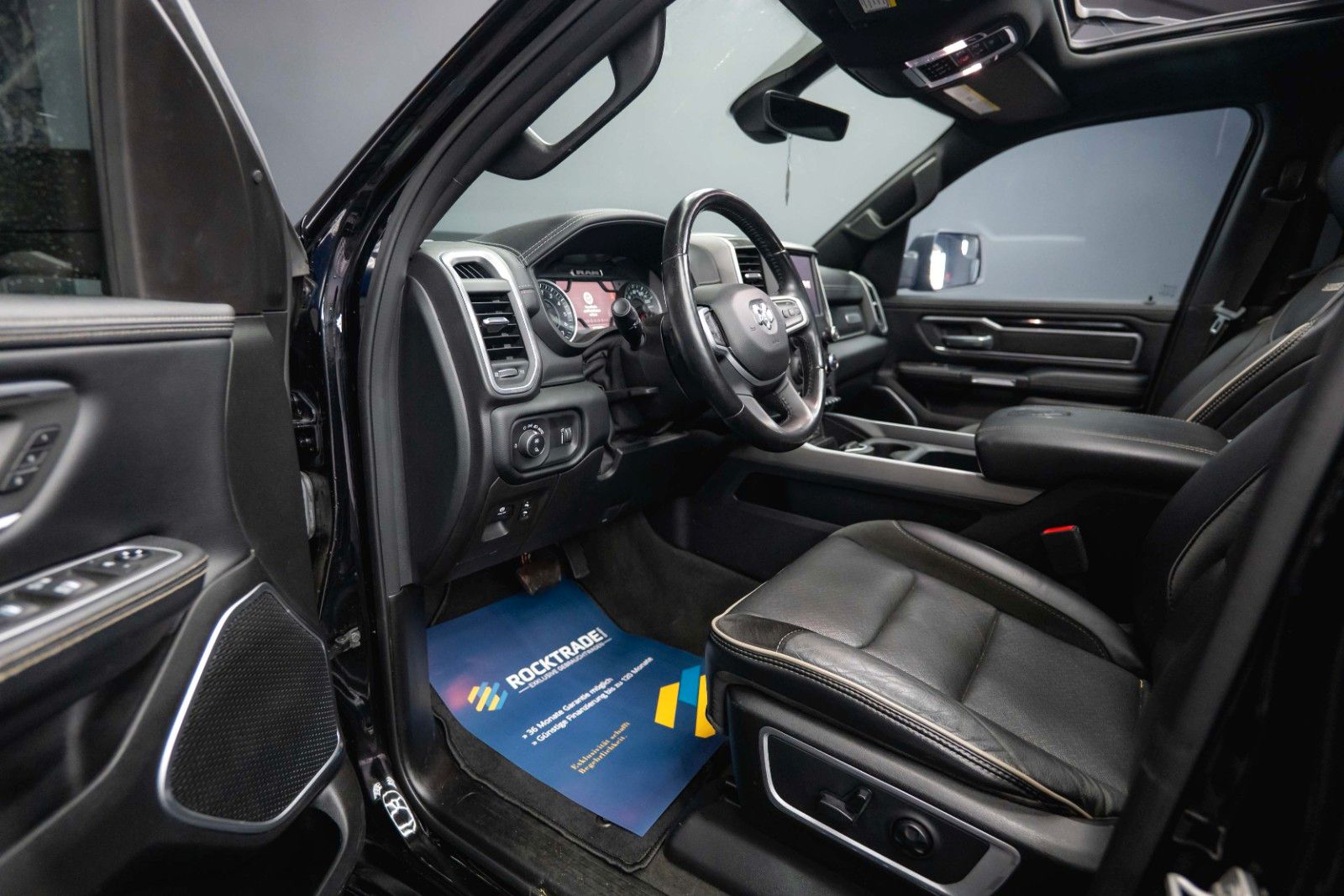 Fahrzeugabbildung Dodge RAM 5.7 V8 HEMI 4x4 Night LARAMIE Pano LED 19%