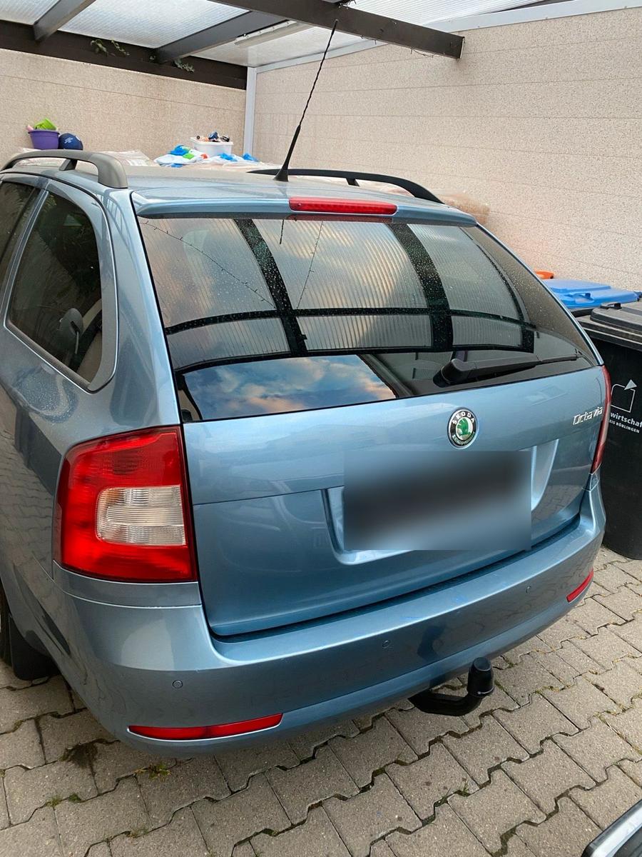Skoda Octavia 2009 — interior
