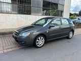 Kia Cerato 2.0 EX Kombi - Kia Cerato: Limousine