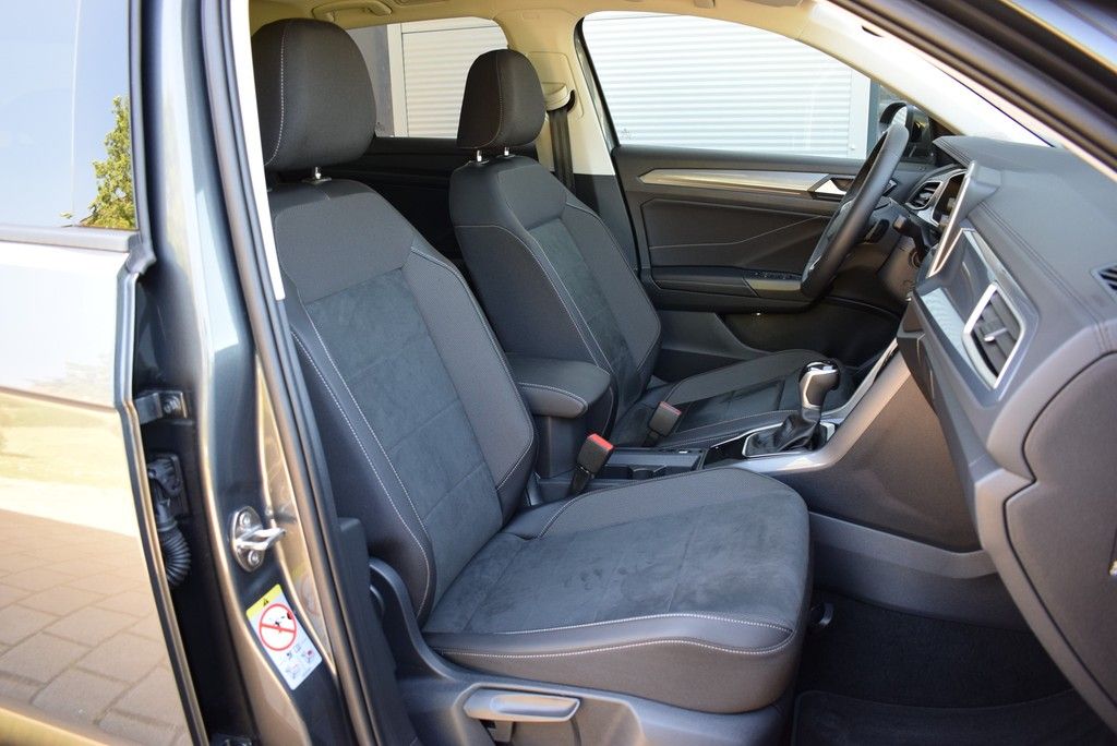 Volkswagen T-Roc 1.5 TSI DSG Style AHK Pano Matrix RüKam foto 5