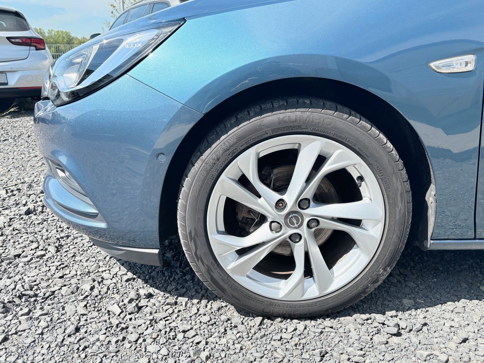 Fahrzeugabbildung Opel Astra K Sports Tourer 1.4 Aut. Navi LED Kamera