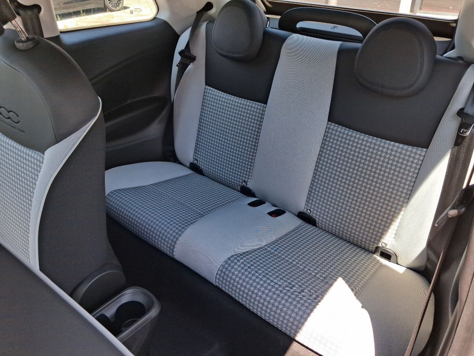 Fahrzeugabbildung Fiat 500C Dolcevita Cabrio Hybrid