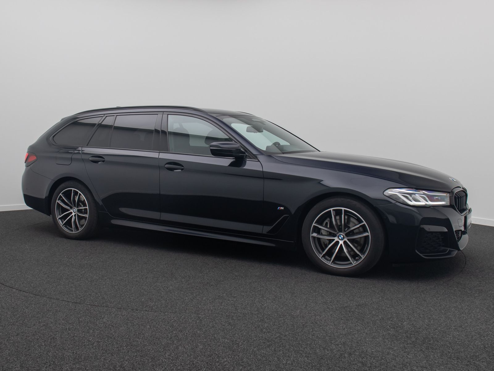 Fahrzeugabbildung BMW 530d M Sport 4xKlima HUD DAB Kamera Laser 18Zoll