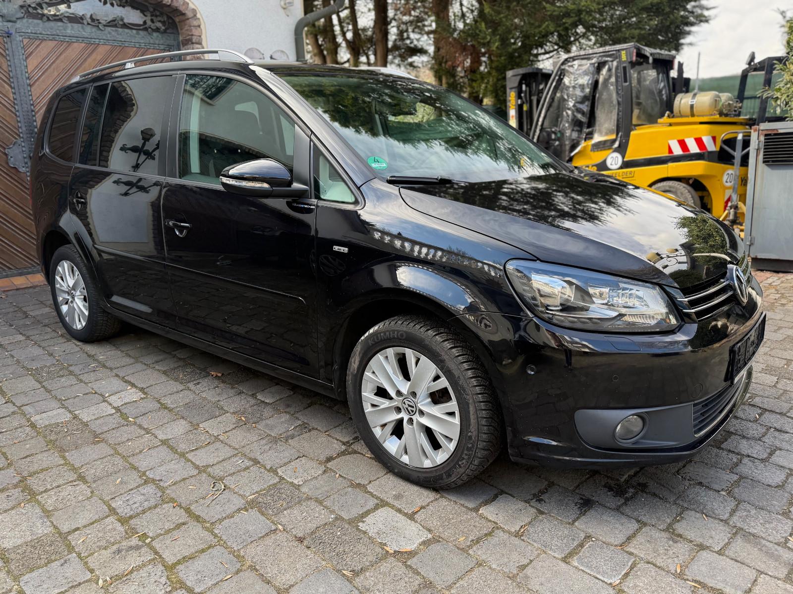 Volkswagen Touran 2.0TDI DSG Life 2Hd Navi Xenon Kamera TOP