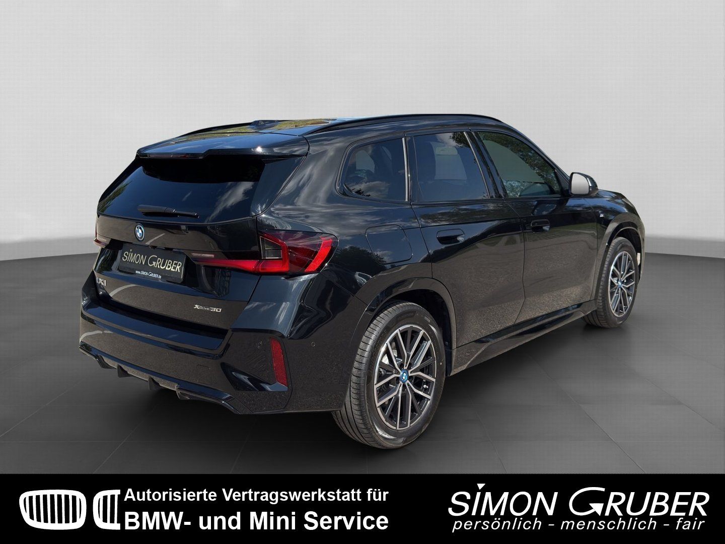 Fahrzeugabbildung BMW iX1 xDrive30 M Sport Pano el.Heckklappe AHK LED