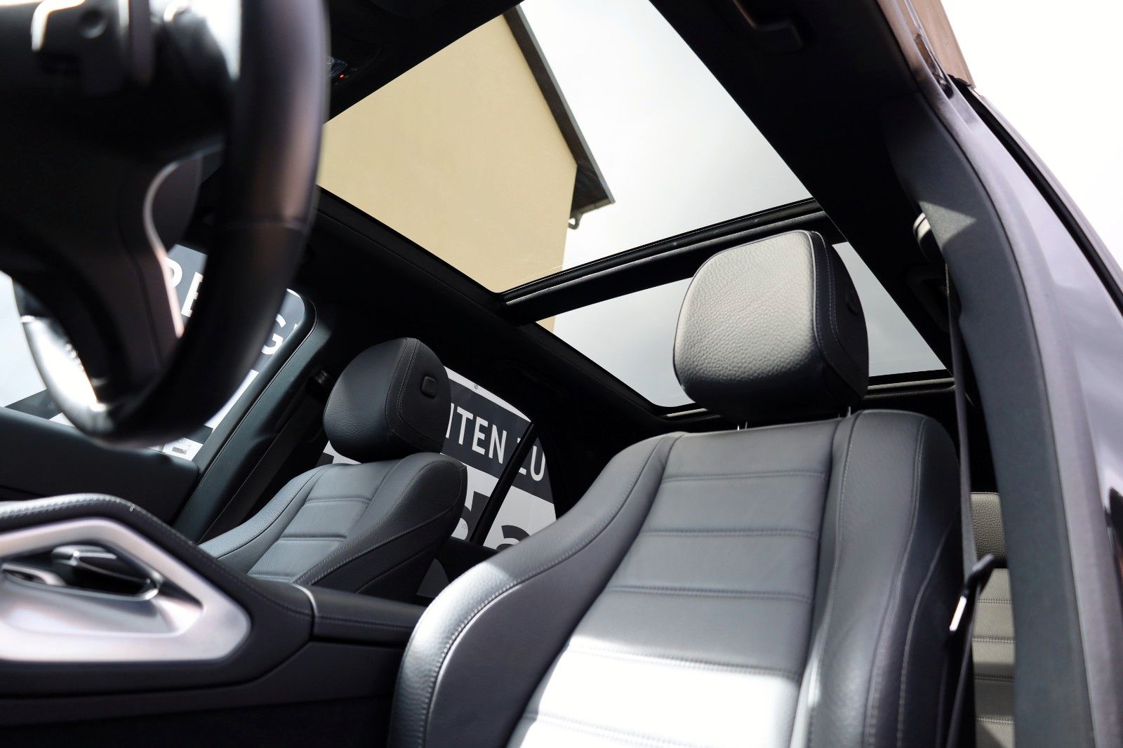 Fahrzeugabbildung Mercedes-Benz GLE 350de 4M Leder,Navi,LED,360°,Burmester,PanD.