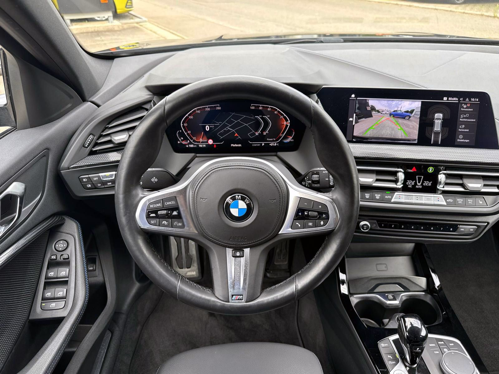 Fahrzeugabbildung BMW 120i M-Sport Steptr. ACC KAM SHZ NAV LED CarPlay