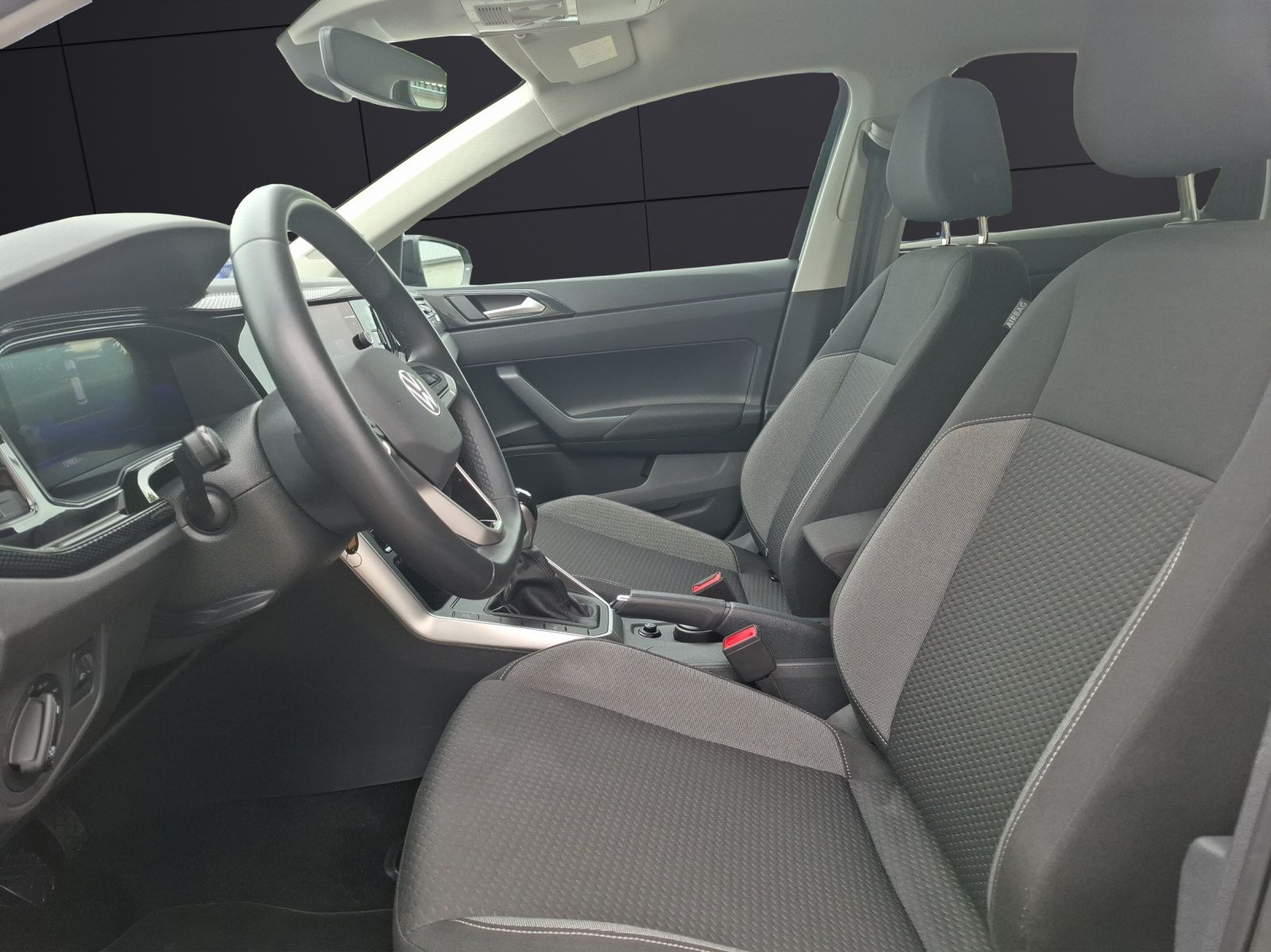 Fahrzeugabbildung Volkswagen Polo 1.0 Life LED Navi AID RKF GRA SH