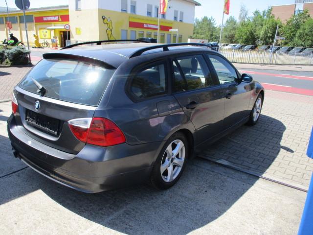 BMW 320 2006 — interior