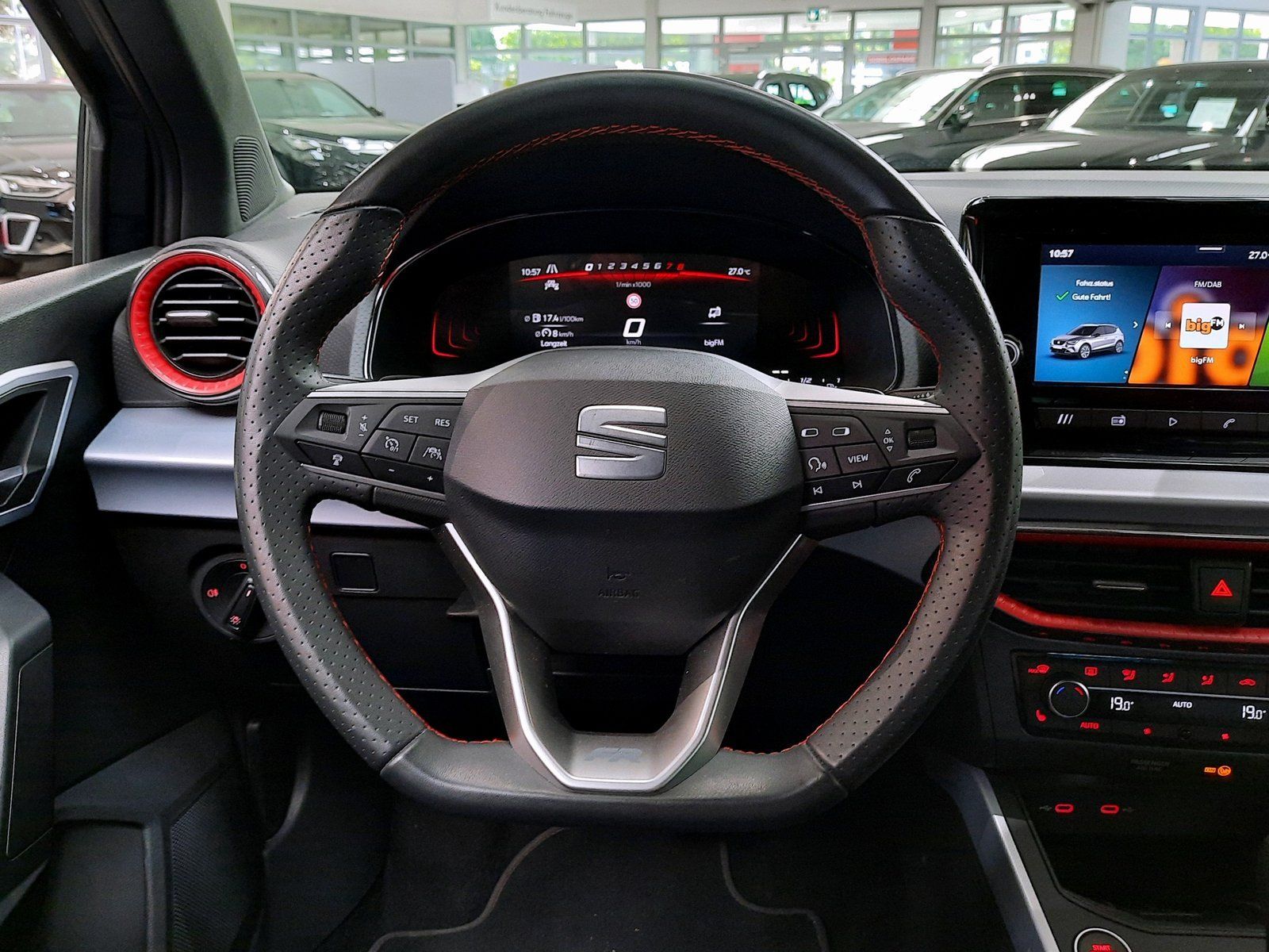 Fahrzeugabbildung SEAT Arona FR TSI DSG *Cam*PDC*LED*Sitzhzg*ACC*AppC*