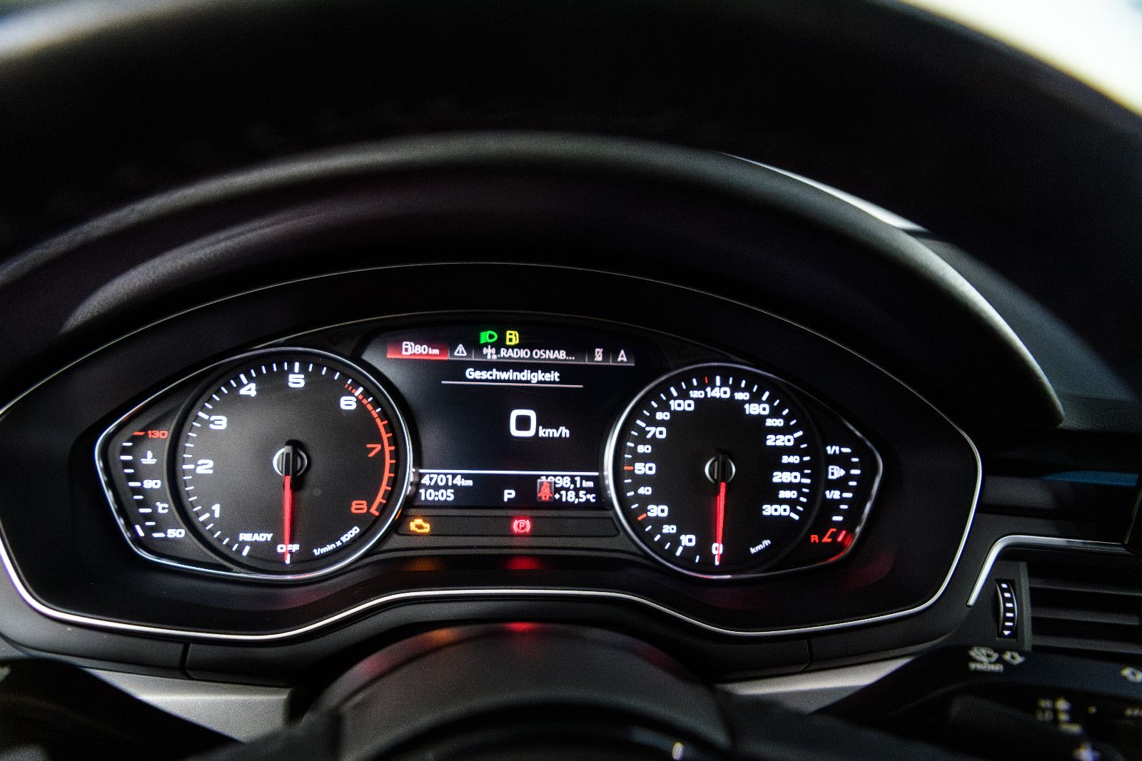 Fahrzeugabbildung Audi A4 35 TFSI S tronic advanced Avant LED/SZH/NAVI