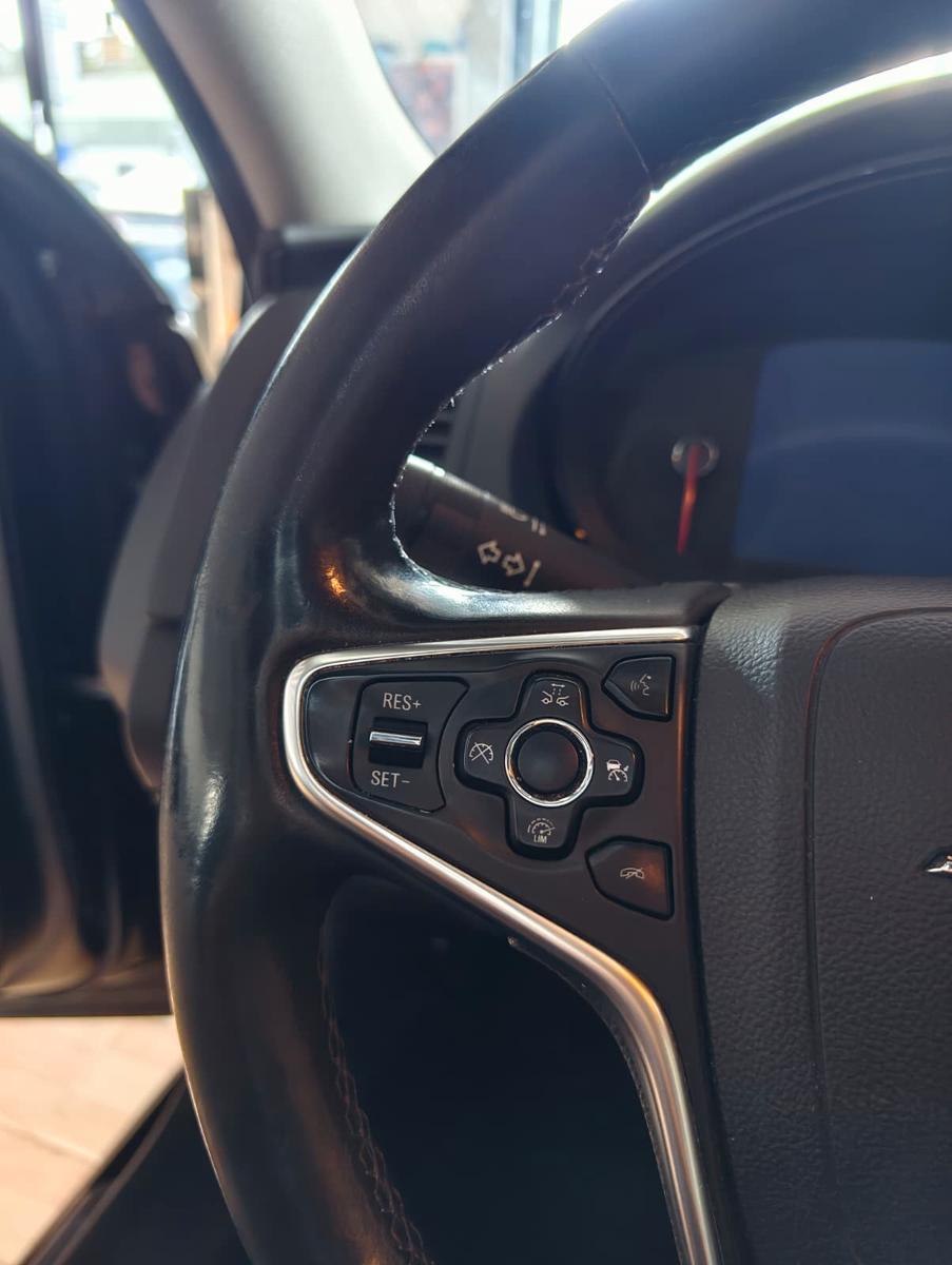 Opel Insignia A Sports Tourer ACC*Leder*Digital-Tacho