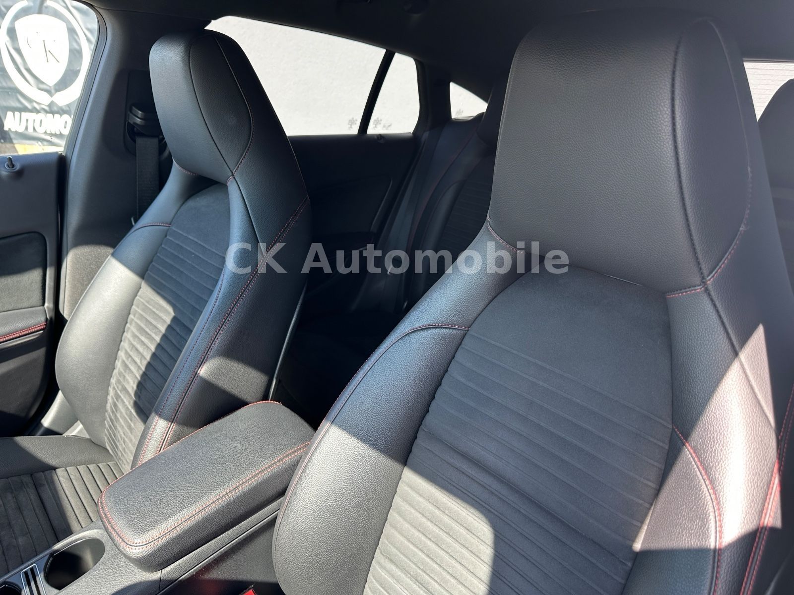 Fahrzeugabbildung Mercedes-Benz CLA 250 Shooting Brake AMG-Line/Navi/LED/ACC/Kam