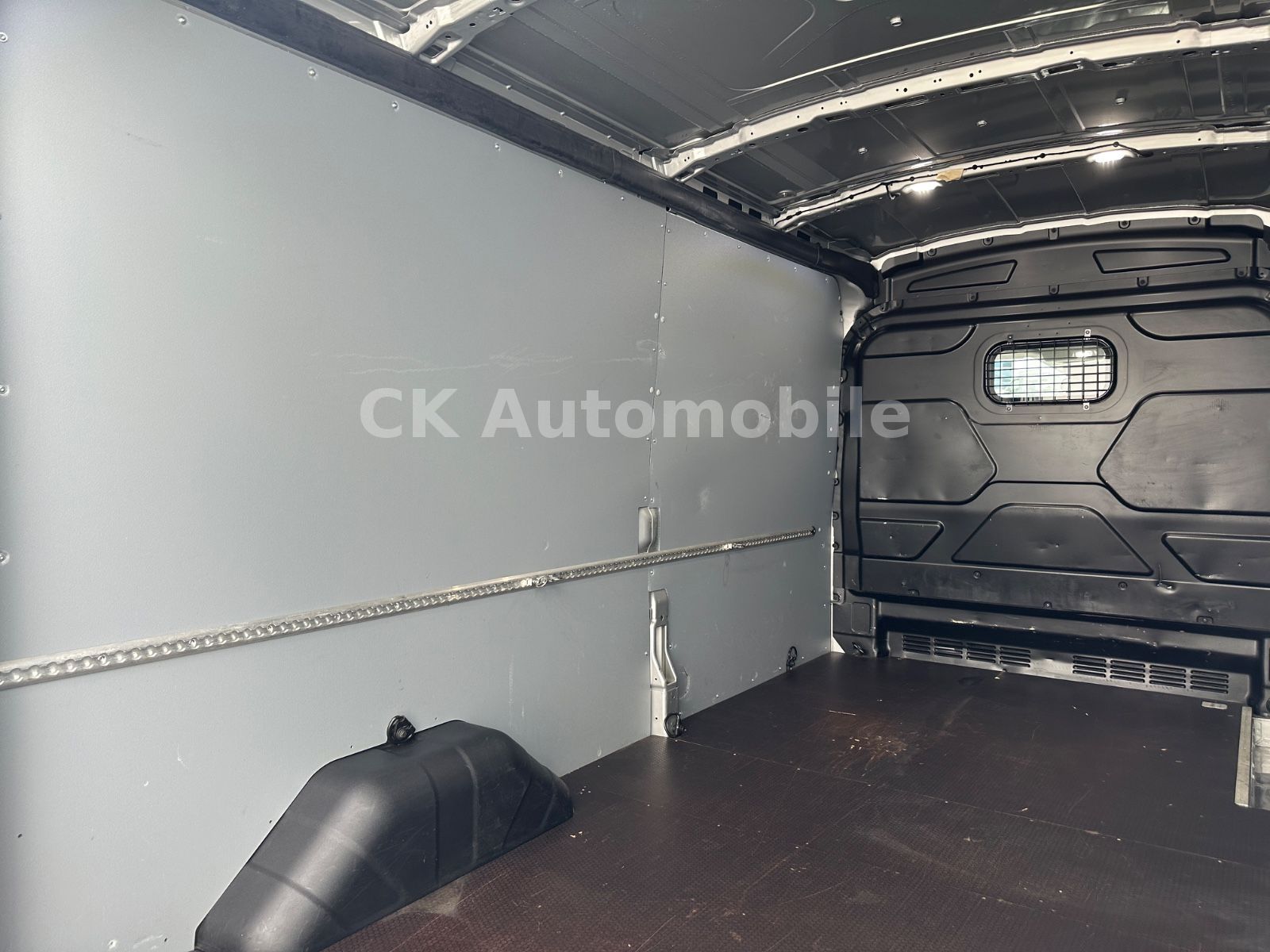 Fahrzeugabbildung Ford Transit Kasten 350 H2L3 Trend/Navi/Klima/PDC