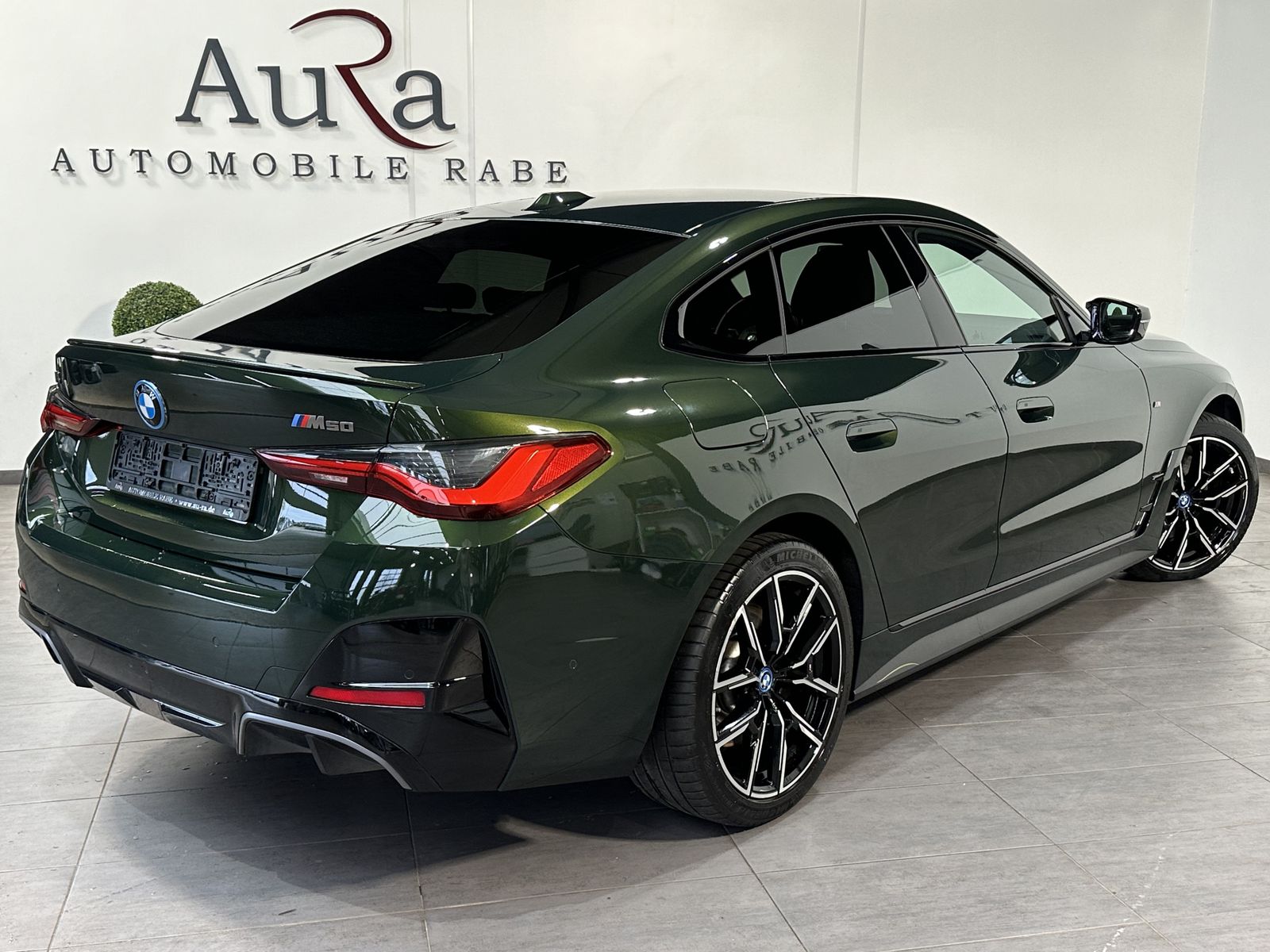 Fahrzeugabbildung BMW i4 M50 Gran Coupé NAV+LED+GLASDACH+H&K+19ZO+360°