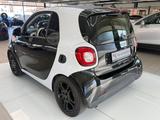 Smart fortwo coupe*AUT*NAV*LEDER*BT*MULTI - Smart Gebrauchtwagen von 2015