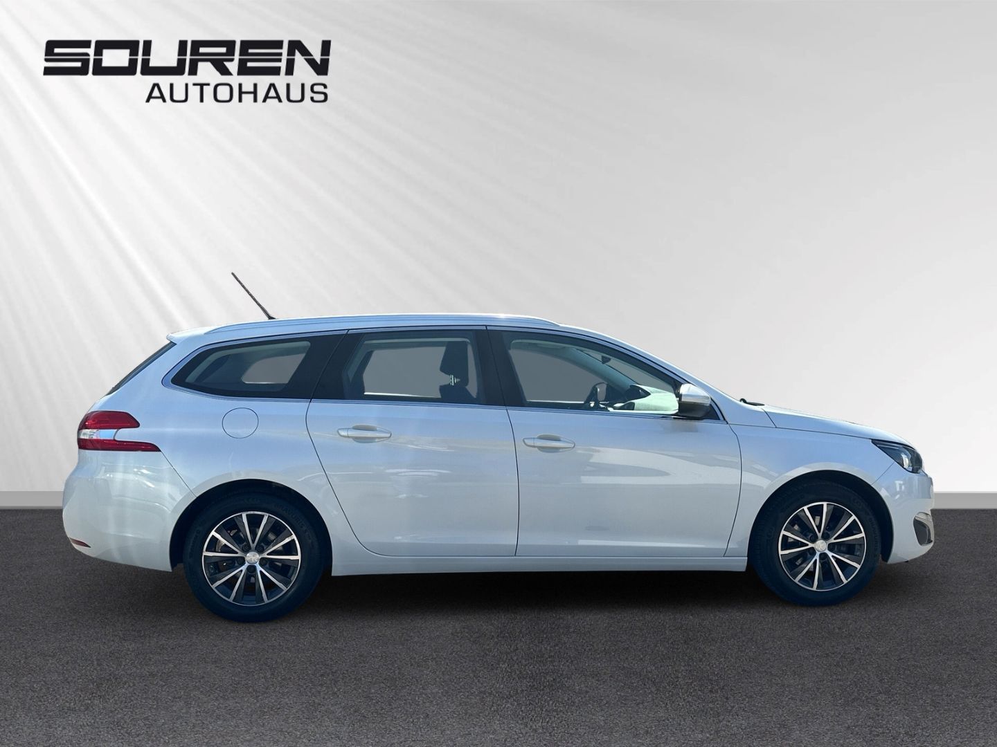 Fahrzeugabbildung Peugeot 308 Allure e-THP PureTech 130 SW 1.2