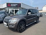 Mitsubishi Pajero 3.2 DI-D Diamant Edition *7 Sitzer - Mitsubishi Pajero: Geländewagen